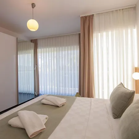 Lumar Homes - Valley Villa